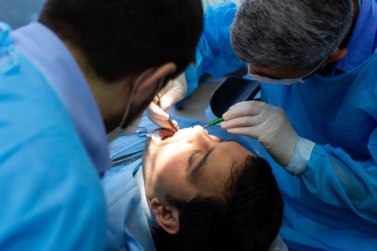 How root canal therapy treats severe tooth pain